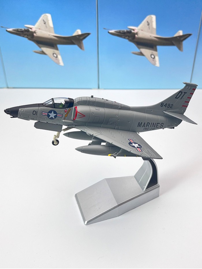 1/72 US Marine Corps A-4 Skyhawk เครื่องบินโจมตี A4 Fighter รุ่นทหารจําลองเครื่องประดับ