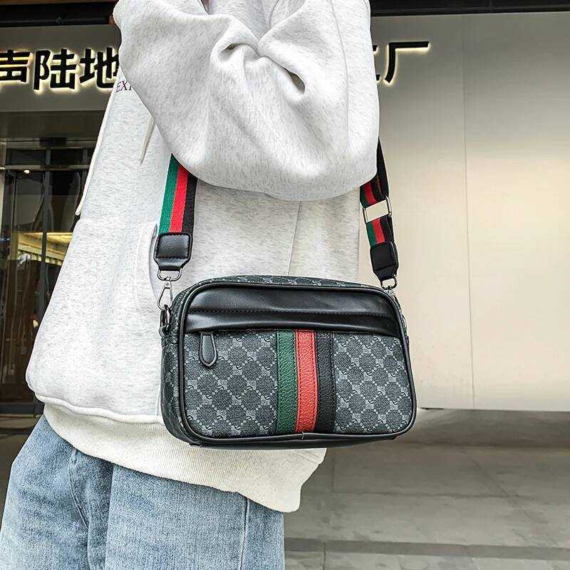 C Casual Lightweight Sg With Color Block Strap For Men PU Leath Messeng Trend Wide Strap Crossbody