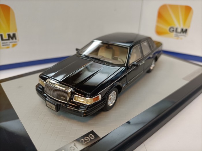 GLM 1 43 Lincoln Town Car 4 ประตู Deluxe Car รุ่น Lincoln Town Car 1997 สีดํา