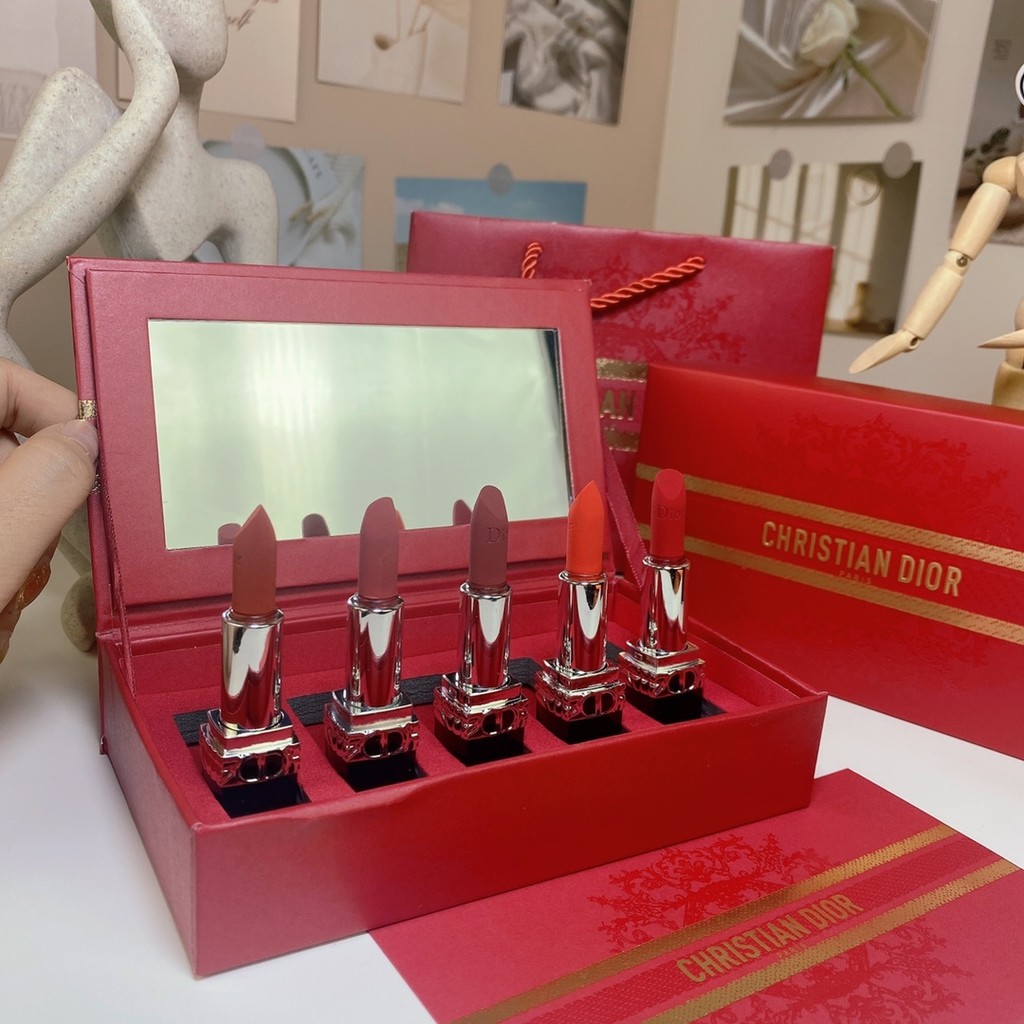 ยิงจริง❤ พี65. ปีมังกรปีใหม่ลิปสติกสีฟ้าทองตัวอย่างชุดห้าชิ้น!บรรจุ 1.5g x 5.สีเบอร์ 999 Velvet+720 