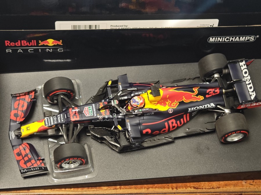 Mini Cut MINICHAMPS 1/18 2021 Holland Red Bull RB16B 33 #Vstapan