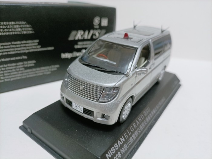1/43 Nissan Elgrand E51 2008