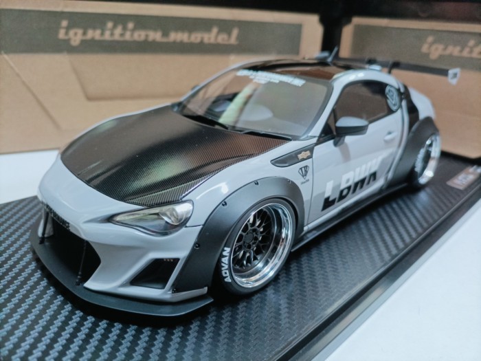 IG 1 18 Toyota Wide Body ดัดแปลงรถสปอร์ตรุ่น LBWK Toyota 86 ZN6 ver.1 สีเทาสีดํา