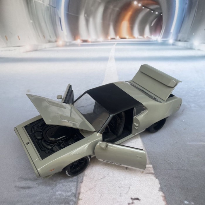 Jiada 1: 24 Plymouth GTX (Speed and Passion 8) Dom Seat Driver Alloy Car Model Jewelry Collection