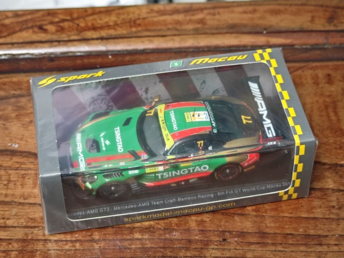 SPARK รุ่น 1/43 2019 มาเก๊า Benz AMG GT3 77 #Motara ภาพวาดเบียร์สีเขียว