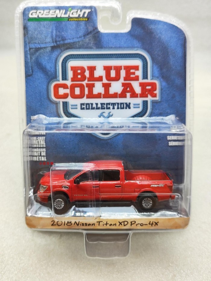 แสงสีเขียว 1: 64 2018 Nissan Titan XD Pro-4X Nissan รถกระบะ 35120-F ออกจากรุ่นรถพิมพ์