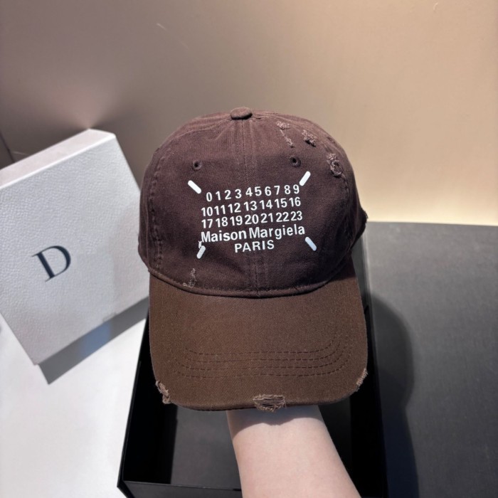 Maison Mmargiela ฤดูใบไม้ผลิใหม่ดิจิตอลลําลองหมวกเบสบอลอเนกประสงค์สไตล์เกาหลีหน้าเปิดเผยแฟชั่นขนาดเล