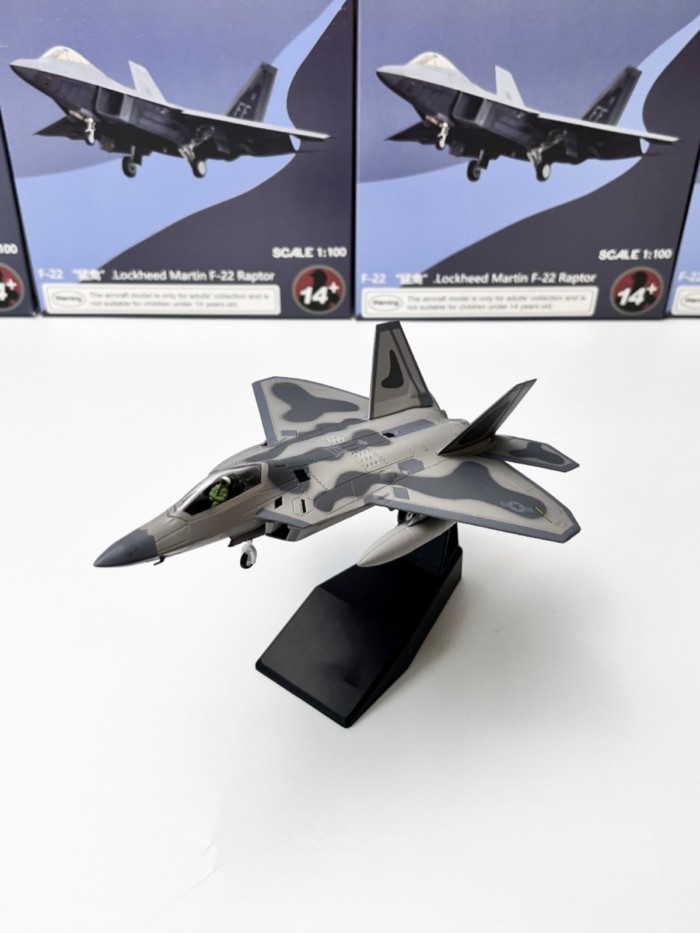 AMER 1/100 US Army Stealth F22 Fighter Raptor F-22 จําลองเครื่องบินรุ่นผลิตภัณฑ์สําเร็จรูปเครื่องประ