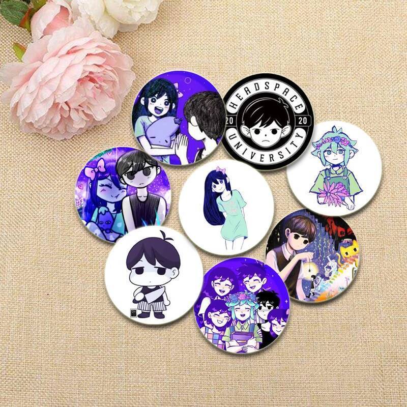 หมุดปุ่มการ์ตูนกลม Omori Sunny และ Mewo Tinplate เข็มกลัดเสื้อผ้าสร้างสรรค์กระเป๋าเป้สะพายหลังเครื่อ