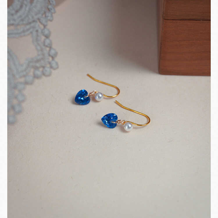 ต่างหูสไตล์ฝรั่งเศส ทำจากเงิน 925 มีดีไซน์พิมพ์ลายหัวใจและไข่มุก รหัส 40378