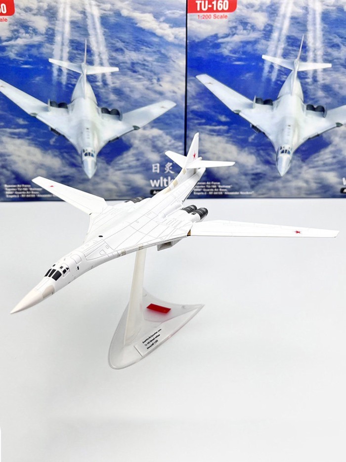 พร้อมสต็อก WLTK1: 200 รัสเซีย TU-160 TU-160 White Swan Bomber เครื่องบินทหารรุ่นของเล่นตกแต่ง
