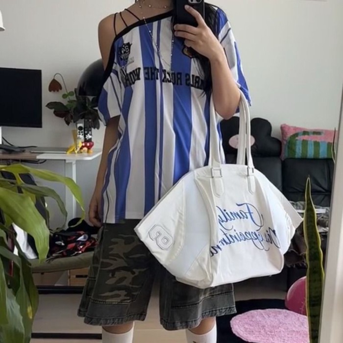 คลังสินค้าพร้อมเกาหลี SCULPTOR สไตล์เดียวกันจดหมายเย็บปักถักร้อยกระเป๋าถือไหล่ฤดูร้อนขนาดใหญ่-ความจุ