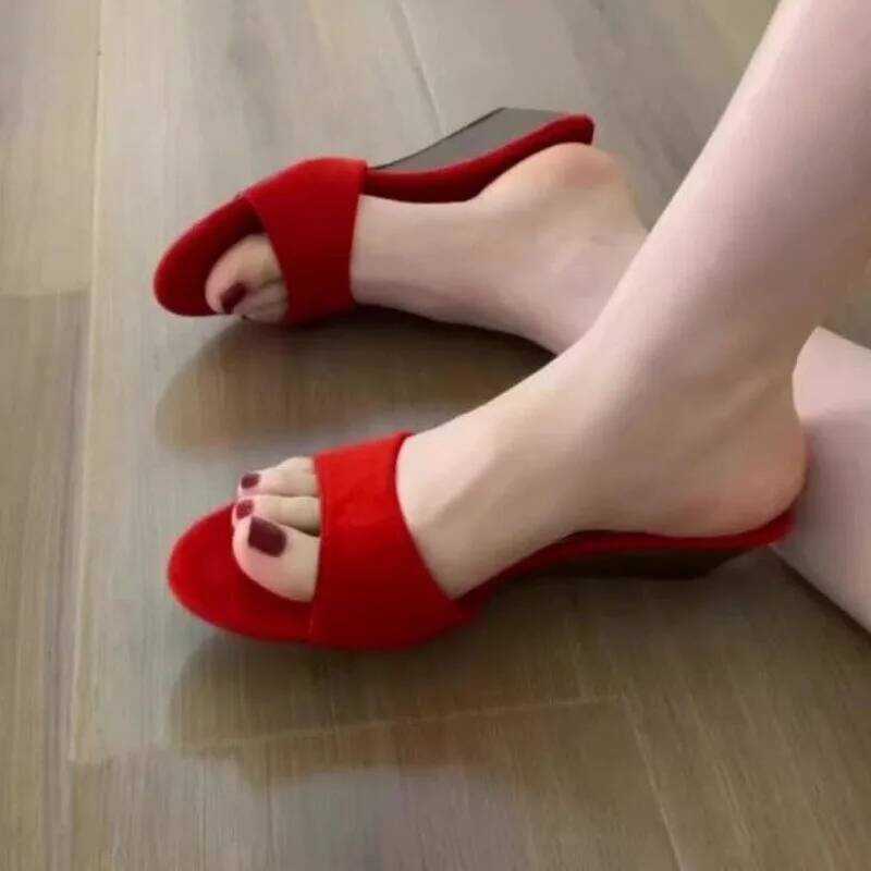 C 2025 Summer New Women Slipper Fashion Med Wedge Heel Slip On Slides Elegant Outdoor Dress Flip