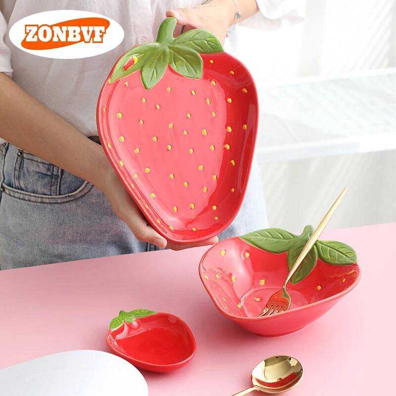 C Cartoon Strawberry Shaped Ceramic Sauce Dish Tableware Creative Fruit Sushi Dessert Cake Plates H