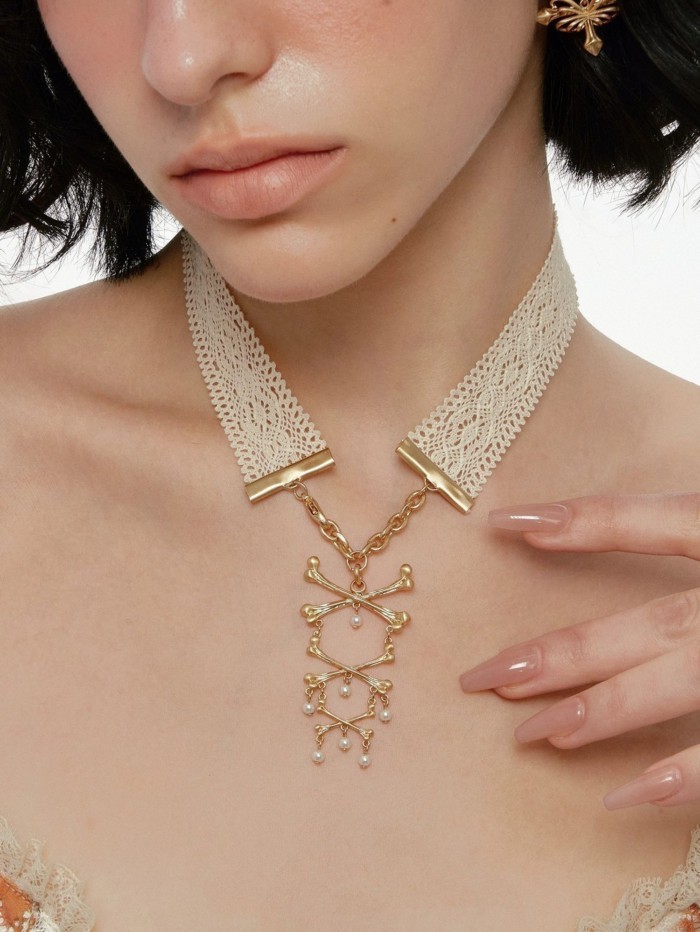 Butterfly Bone Symbiosis Series Lace Retro Necklace โชคเกอร์