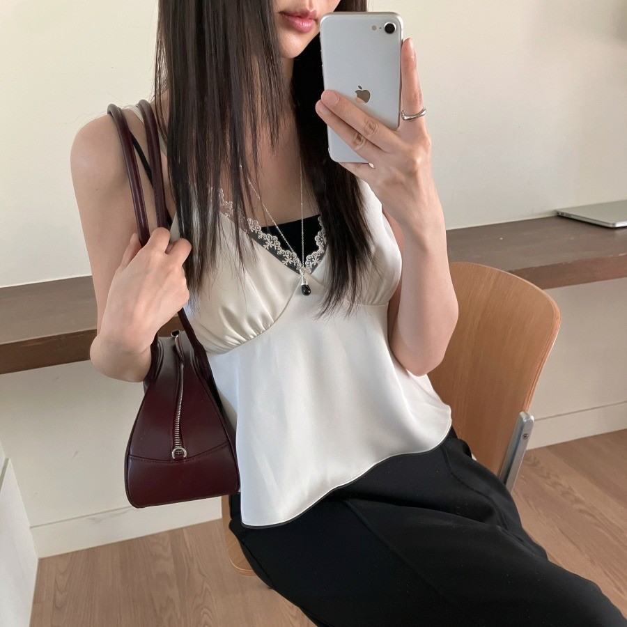 ลูกไม้เย็บคอวีซาตินสปาเก็ตตี้สายเดี่ยว 101259