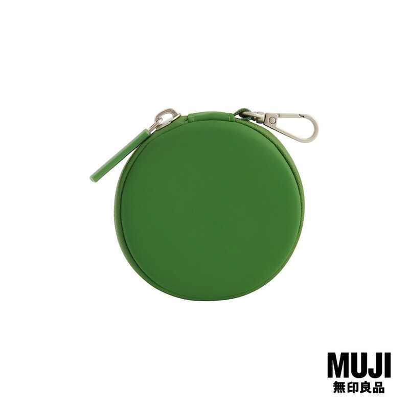 Muji Small Bag with Hook - MUJI PU Gadget Case Round ประมาณ 8-9.5 x 1.7 ซม.