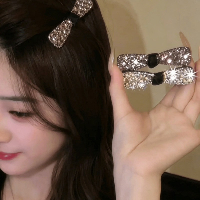 กิ๊บติดผมโบว์ Sparkly Duckbill คลิปเต็ม Rhinestones Bangs คลิปอเนกประสงค์สําหรับ Commutting และ Dates Delicate เครื่องประดับผมสไตล์เกาหลี 发夹 鸭嘴