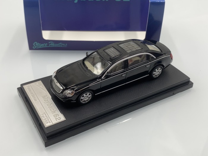 พร้อมสต็อก SH 1/64 Mercedes-Benz Maybach 62 Four-Door Sunroof Alloy Car Model สีดํา