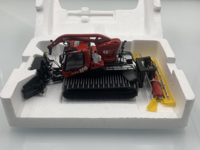 JC 1/43 เยอรมนี Castenbulley pistenbilly-600W พลั่วหิมะพร้อม Boom Arm Push Arm ฟังก์ชั่นแบบพับเก็บได