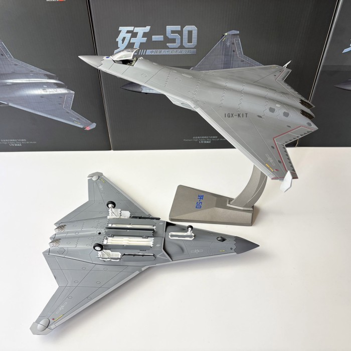 คลังสินค้าพร้อม 1/72 J-50 Fighter J50 Stealth รุ่นที่หกเครื่องจําลองโลหะผสมผลิตภัณฑ์สําเร็จรูปแบบคงท