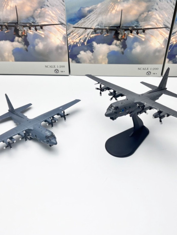 พร้อมสต็อก WLTK 1/200AC-130U Air Gunship Attack Aircraft AC130 Alloy จําลองเครื่องบินทหารรุ่นเครื่อง