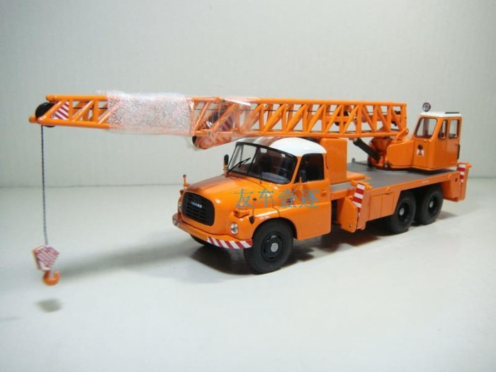 1: 43 PREMIUM CLASSIXXS TATRA T138 Crane Crane Crane Crane Model แพ็คเกจดั้งเดิม
