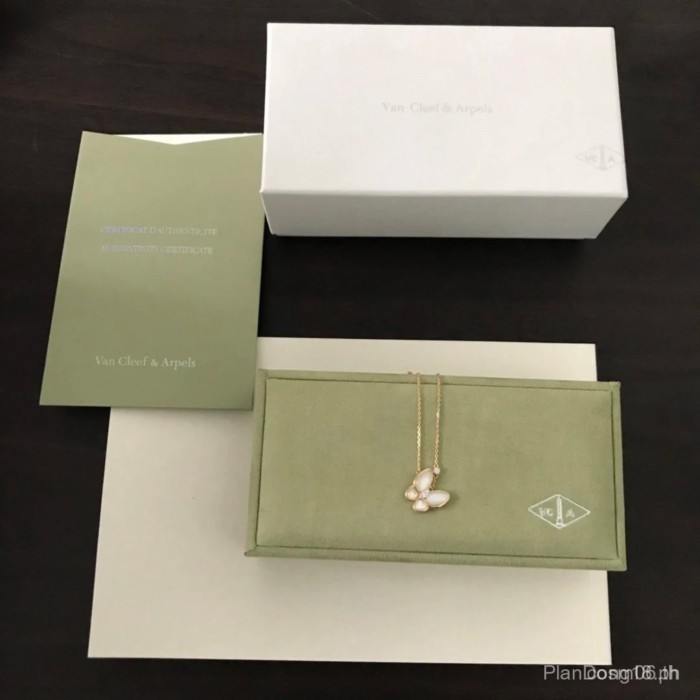สร้อยคอผีเสื้อ Van Cleef & Arpels งานละเอียดพิถีพิถัน