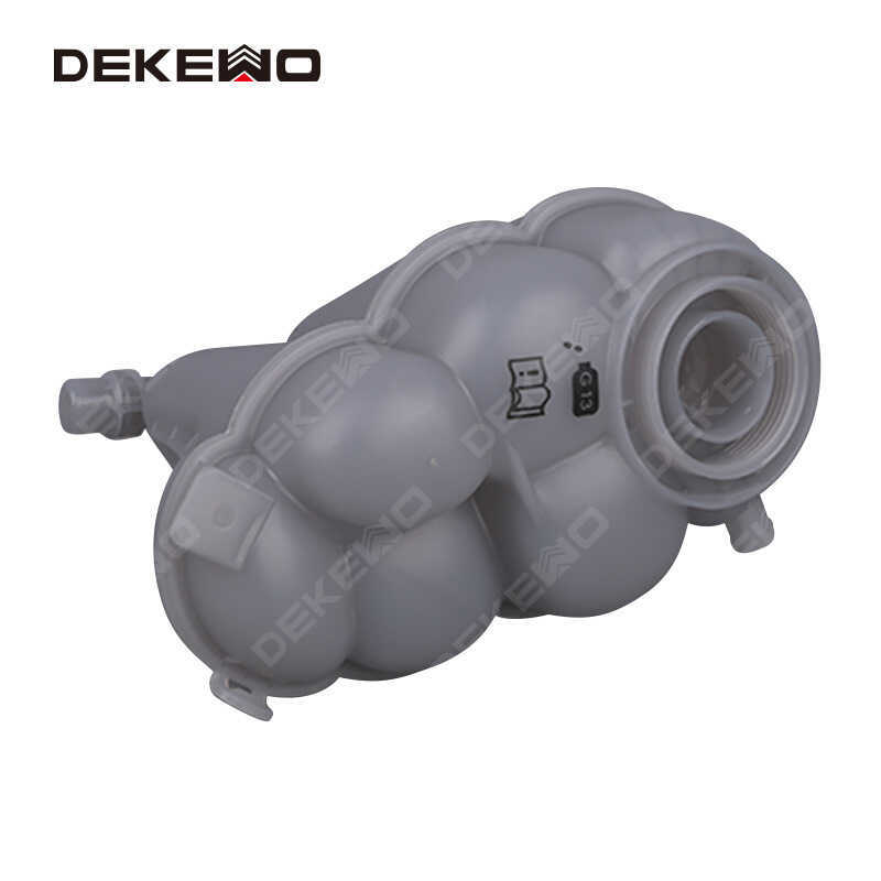 เหมาะสําหรับ Audi 18-25 A8D5 ถังน้ํา Coolant Sub-กาต้มน้ํา 4N0121405