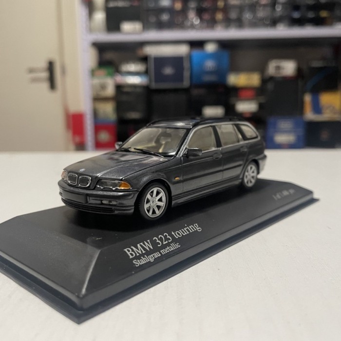 1: 43 Mini Cut BMW BMW 3 Series Touring Car E46 323i Touring Car Model สีเทา