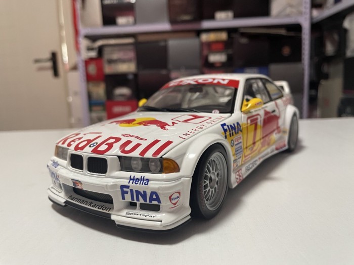 1: 18 UT BMW 3 Series BMW E36 M3 GTR Racing Car Red Bull Alloy Car Model Out of Print
