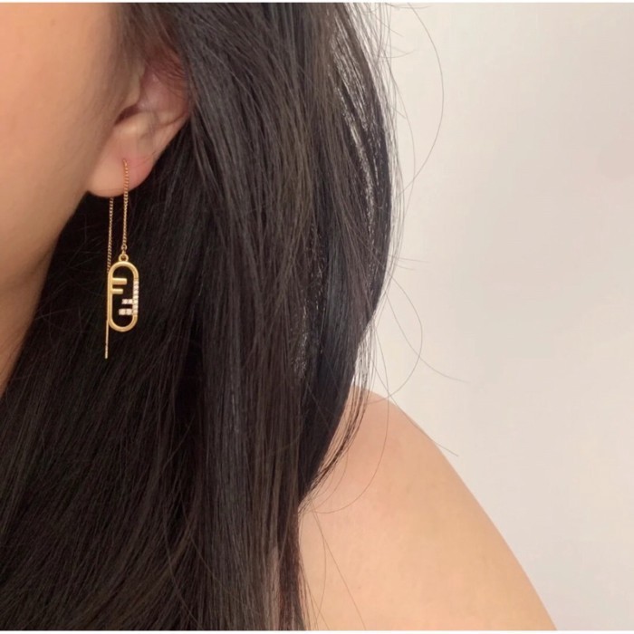 พร้อมส่งNew Fendi Earrings อะไหล่ทอง ราคาดี๊ดี สวยทุกคู่