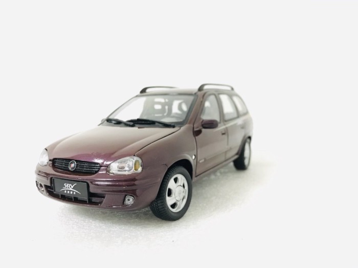 1: 18 โรงงานเดิมรุ่นเก่า Buick SAIL SRV สถานีรถโลหะผสมรุ่น Fuchsia