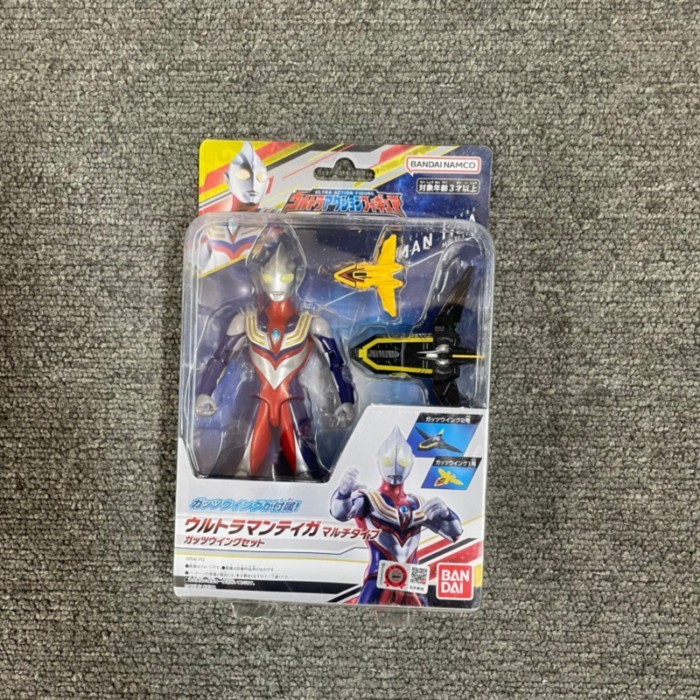 Bandai DX Ultraman Tiga Super Movable Composite Victory Swallow Fighter Doll Set