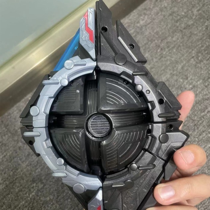 Bandai Ultraman Akko Transformer DX เสียงและแสง Awakener เชื่อมโยงกับโมเดลดาบ Akko Cube ของ Rubik