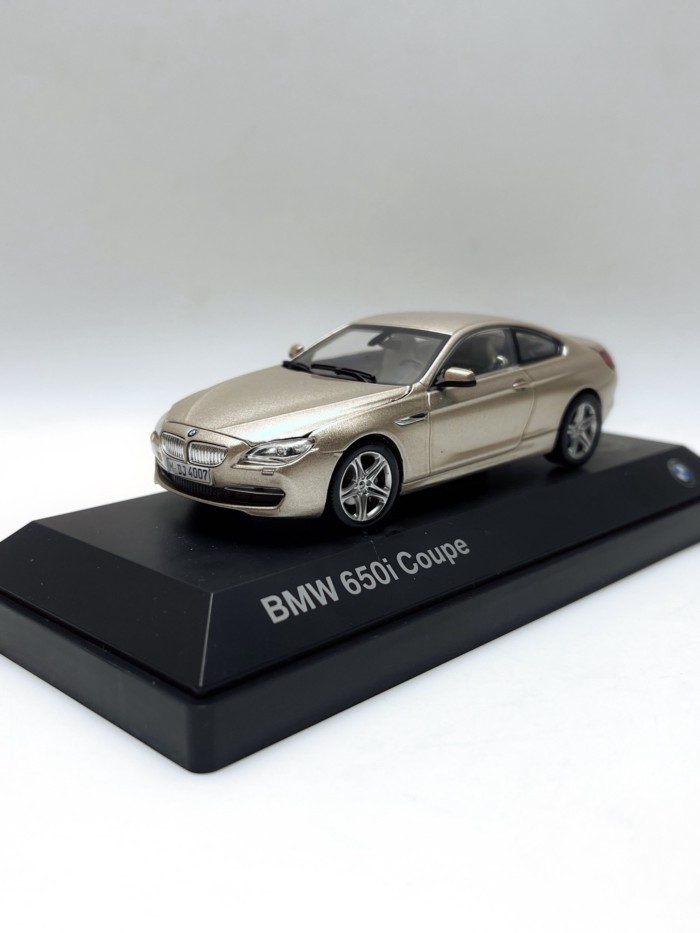 โรงงานเดิม 1/43 BMW 6 Series BMW 650i Coupe คอลเลกชันโมเดลรถโลหะผสม