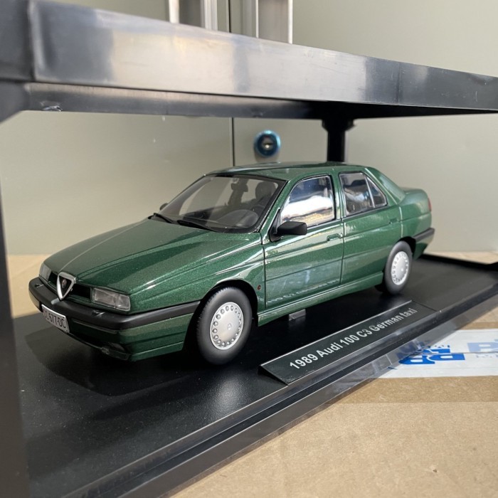 1: 18 Triple9 Alfa Romeo Alfa Romeo 155 1996 รถรุ่นสีเขียว