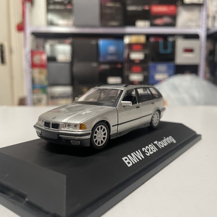 1: 43 Schoco BMW BMW 3 Series Touring Car E36 328i โมเดลรถ Touring สีเงิน