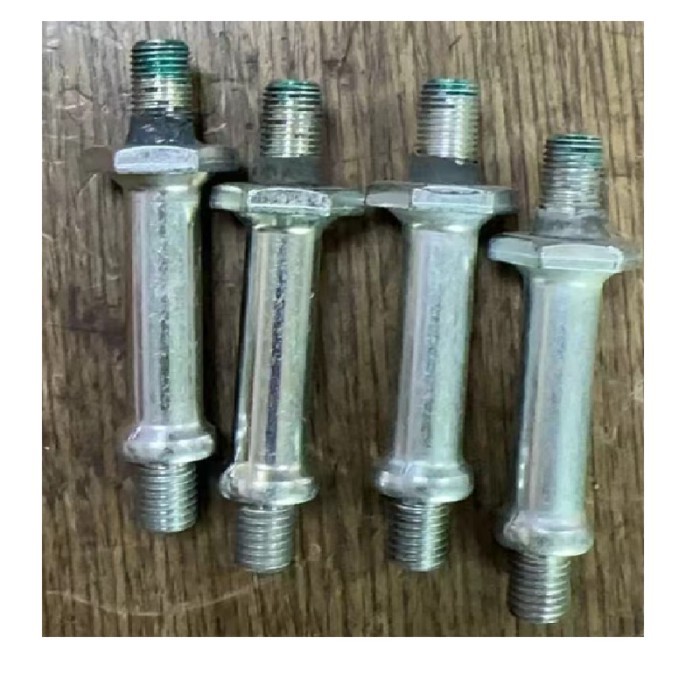 SZ116-10047,4pcs old  bolt for kebelco j05e,j08e engine