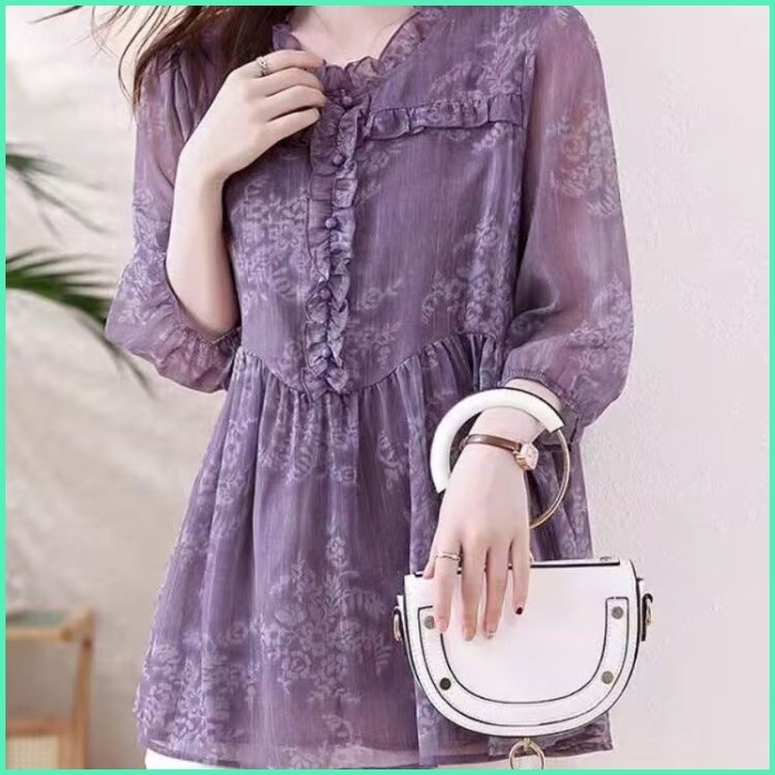 เสื้อเบลาส์แขนสั้น สีม่วง ชีฟอง ลายดอกไม้ จับจีบ แต่งระบาย ใส่สบายเบาพลิ้วระบายเพรียวพรางพุงหน้าร้อน