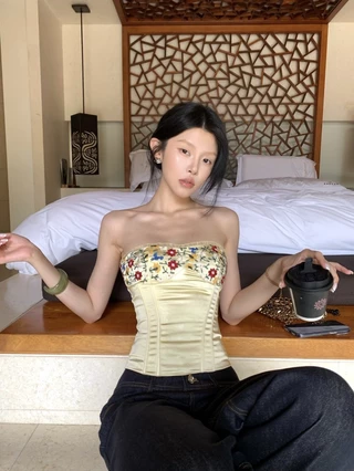 ลูกไม้ปักก้างปลาหลอดด้านบนหญิงฤดูร้อนสาวร้อนอารมณ์เอวแคบแขนกุดสั้นด้านบน