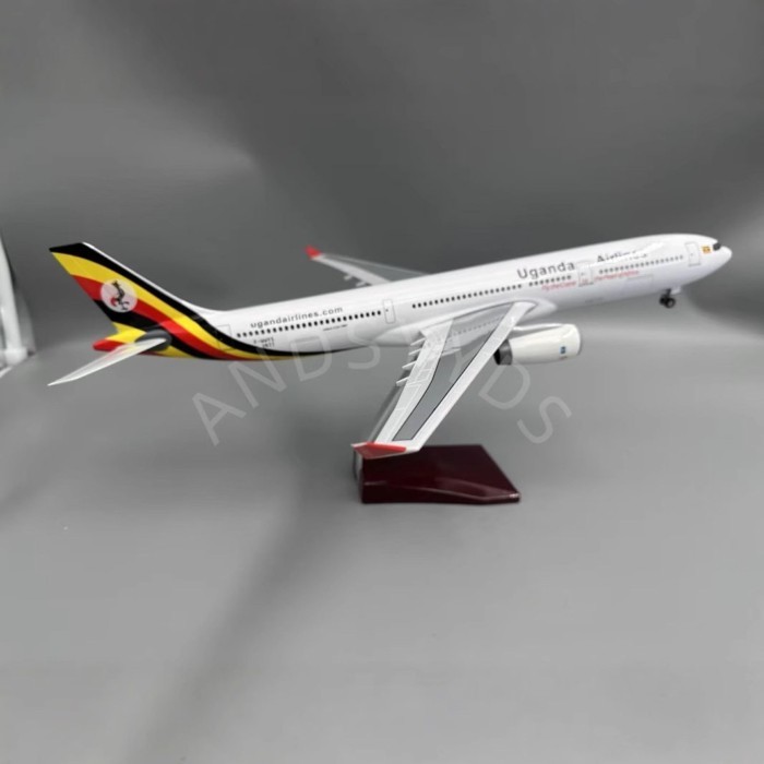 47 ซม.Uganda A330 เครื่องบินรุ่นล้อและไฟ Uganda 330 เครื่องบินรุ่นธุรกิจ Handy ของขวัญ Out of พิมพ์ร