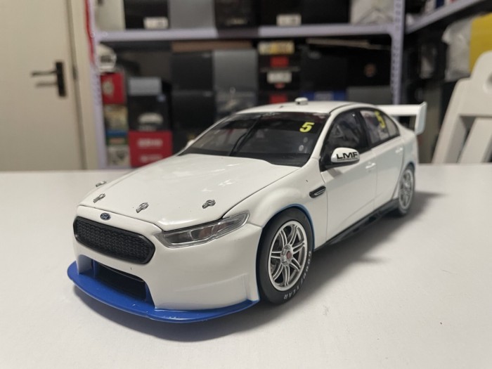 1: 18 Biante Ford Falcon Ford FGX Falcon Australian RV Racing รถโมเดล