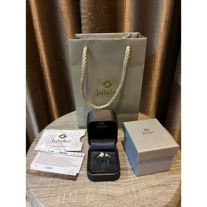 แหวนเงินJubileeขนาด55 ทอง 2.7g เพชร 027*0.20ctsของแท้100%มือสอง สภาพดีกล่องครบใบ เซอ ครบจ้า