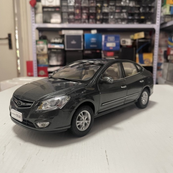 1: 18 โรงงานเดิม Hyundai Beijing Hyundai Elantra Elantra 2008 รุ่นรถสีเทา