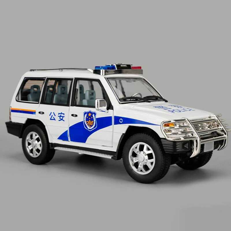 C 1:18 Scale UAZ Hunter Model Car Toy Shock Absorption Music Light Cross-Country Vehicles Simulatio