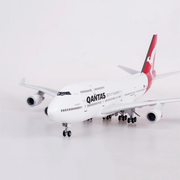Boyin B747 เครื่องบินรุ่น 47 ซม. มีล้อมีไฟ Australia Airlines 747 เครื่องบินเครื่องบินรุ่นตกแต่ง Out