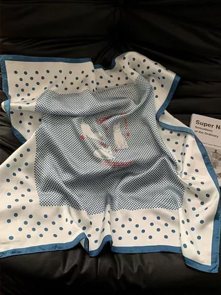 สไตล์ใหม่ฤดูร้อน Polka Dot ขี้เกียจลูกแมวผ้าพันคอผ้าไหมผ้าพันคอสแควร์ y2k แฟชั่น All-Match Multi-Purpose Tube Top S