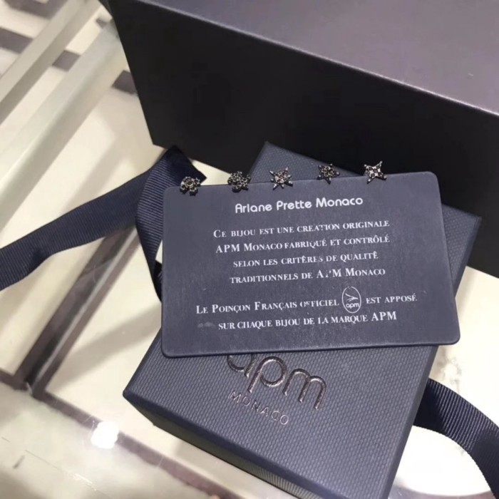 ชุดต่างหู APM Monaco สแตลเลสมิกซ์ 5 ชิ้น ทำจากเงินSterling Silver 925