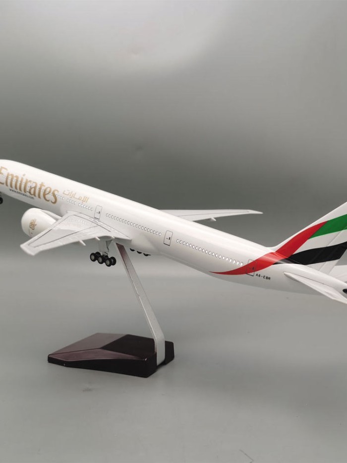 47ซม.ยูไนเต็ดArkyure B777 Emirates United Arkyure Airlines Scale 1: 157 เครื่องบินรุ่นเครื่องประดับพ